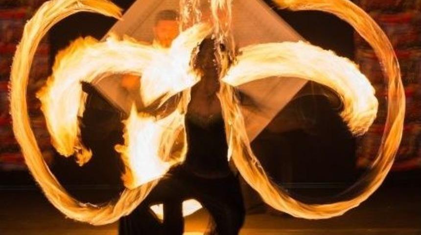 Ateş G&ouml;sterisi B&uuml;y&uuml;ledi