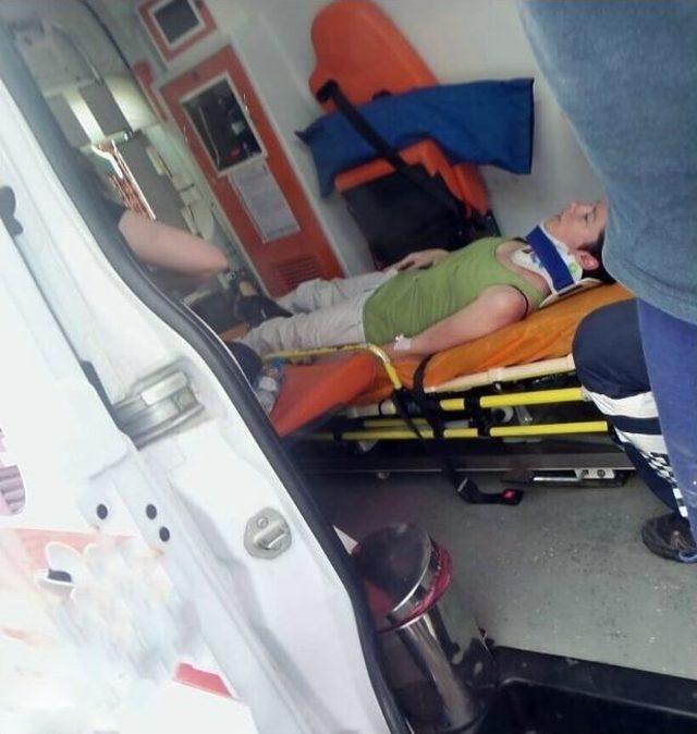 Beyoğlu&rsquo;nda Trafik Kazası: 4 Yaralı 1