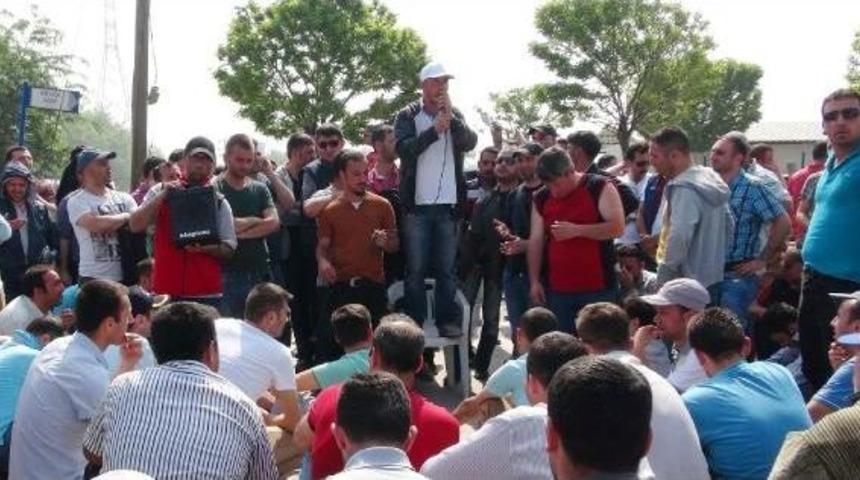 Ford Otosan &Ouml;n&uuml;nde Bekleyişe Devam