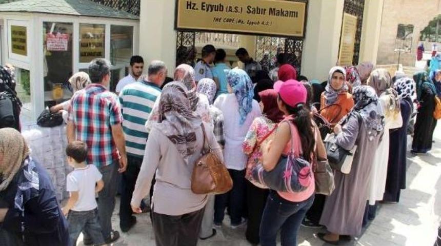 Eyy&uuml;p Peygamber'in Sabır Makamına Yoğun Ilgi