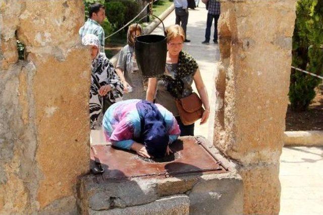 Eyy&uuml;p Peygamber in Sabır Makamına Yoğun Ilgi 3