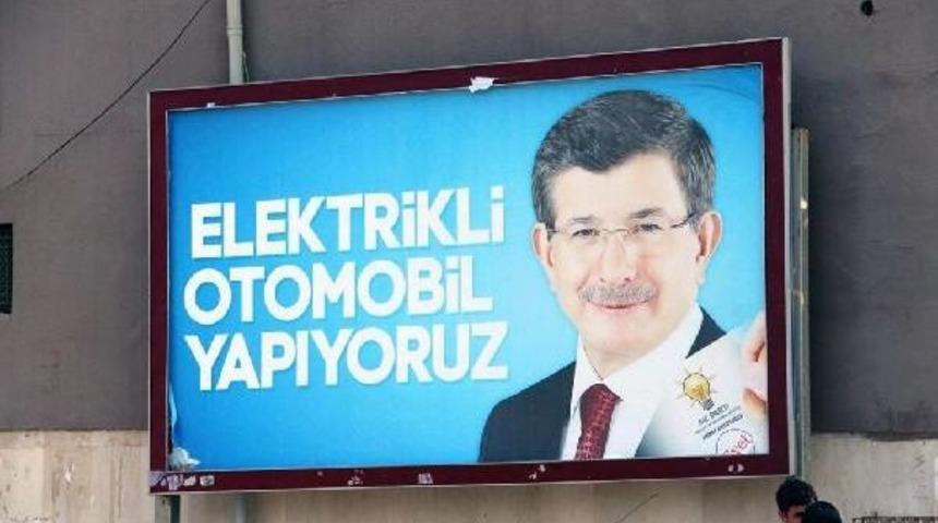 Ak Parti'nin, 'kendi Savaş U&ccedil;ağımızı Yapıyoruz' Afişi Kaldırıldı