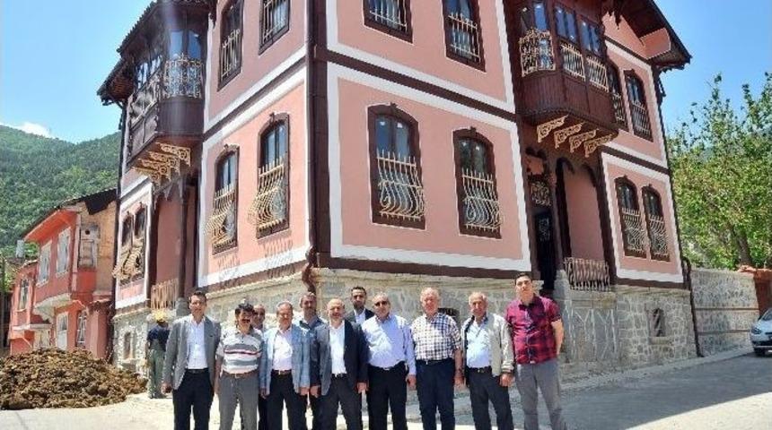 Baloğlu Ve Akkaya Takkasızlar Konağı İle Gen&ccedil;lik Merkezini İnceledi