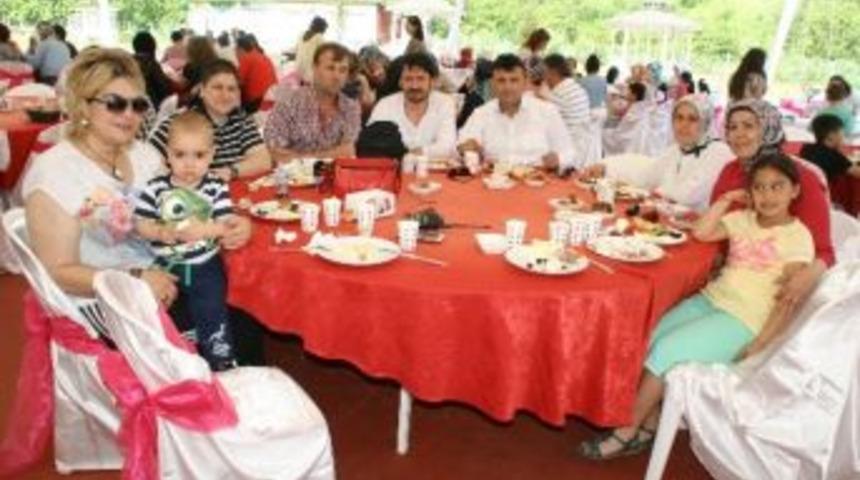 Devrek Fatih İlkokulu Dayanışma Kahvaltısında Bir Araya Geldi