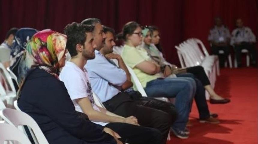 Tarihi Sevdiren Adam Okurlarıyla Buluştu