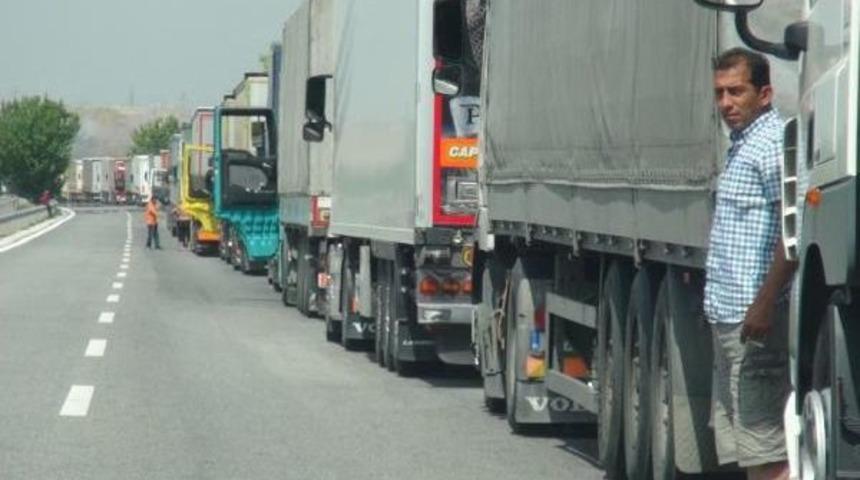 Bulgar G&uuml;mr&uuml;klerinde R&uuml;şvet Kuyruğu