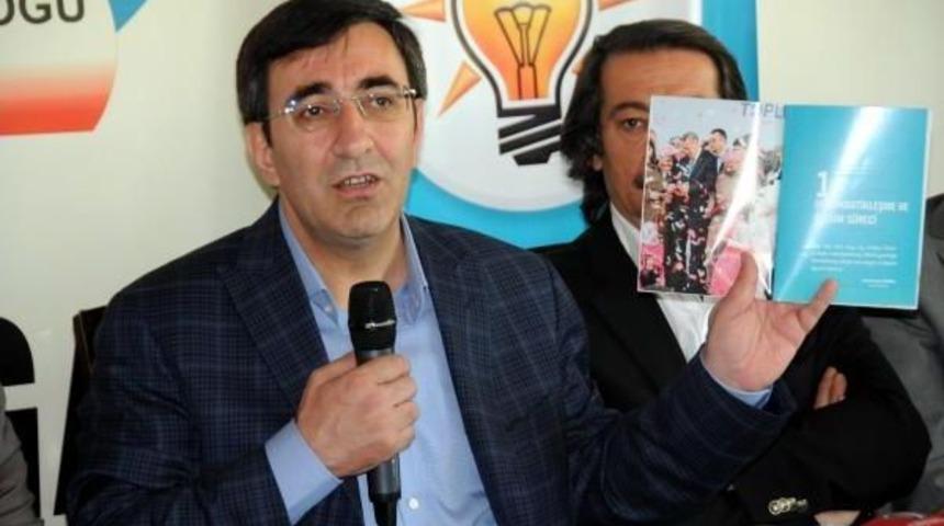 Bakan Yılmaz: Ak Parti 330'un Üzerinde Oy Alırsa, Özgürlükçü Anayasayı Halkın Önüne Koyacak