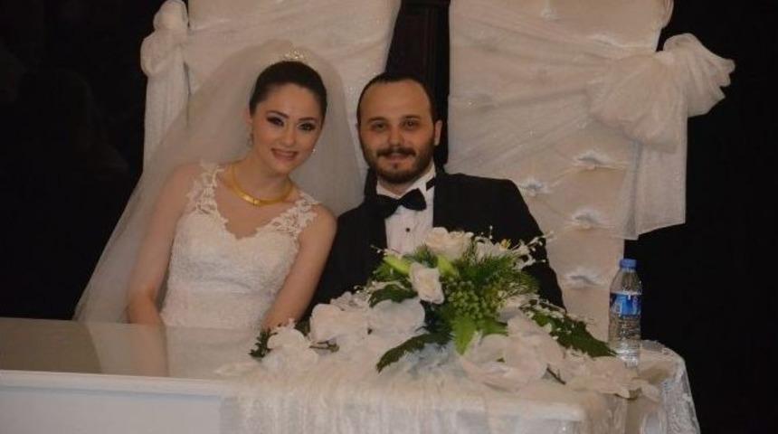 Şeyma İle Emre Hayatlarını G&ouml;rkemli Bir D&uuml;ğ&uuml;nle Birleştirdiler