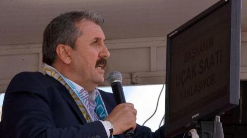 Destici K&uuml;rs&uuml;de Konuşurken Uyarıldı: Başkanım U&ccedil;ak Saati Yaklaşıyor