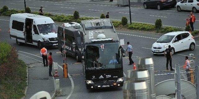 Beşiktaş Kafilesi Tt Arena’ya Ulaştı