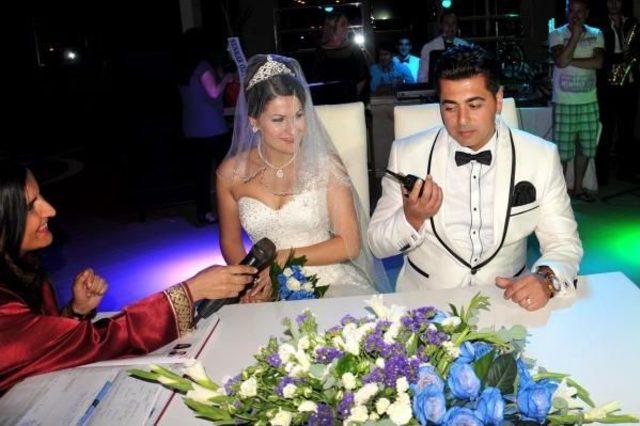 Nikah Masasındaki Komiser: Şu An Evlenmek Üzereyim Merkez