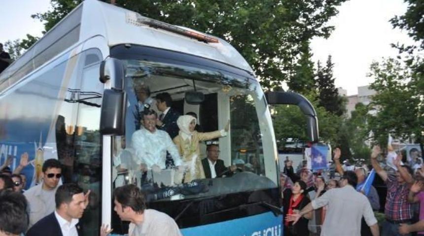 Davutoğlu, İzmir'de Başbakanlık Ofisi'ni A&ccedil;tı  (4)