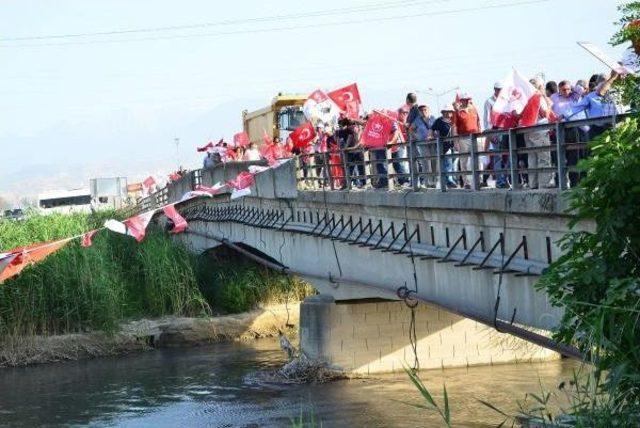 Vatan Partisi'nden Menderes'te Kirlilik Eylemi