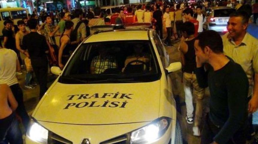 Adıyaman'da Polis, Galatasaraylı Taraftarlara &Uuml;&ccedil;l&uuml; &Ccedil;ektirdi