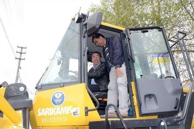 Sarıkamış Belediyesi’ne Bir İş Makinesi Daha Alındı