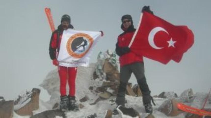 Edkik S&uuml;phan Dağı&rsquo;na Zirve Tırmanışı Yaptı