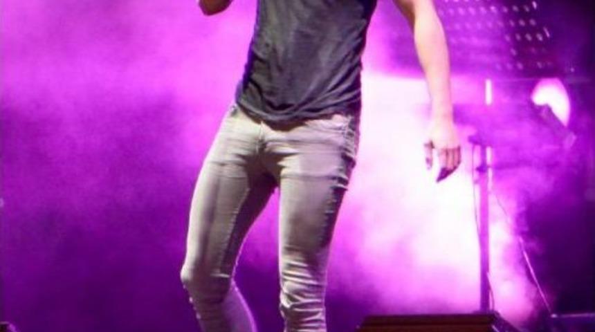 Alanya'da Murat Boz R&uuml;zgarı