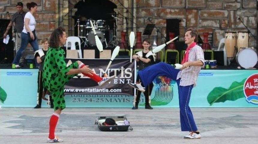 Festivalde Animasyon Ekipleri Ve Yerel Sanat&ccedil;ıların G&ouml;sterisi İlgiyle İzlendi