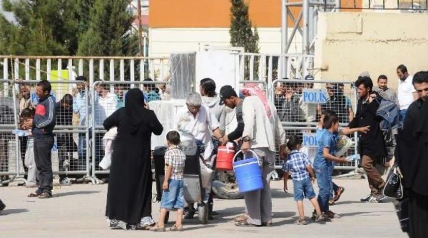 300 Suriyeli &Uuml;lkesine D&ouml;nd&uuml;