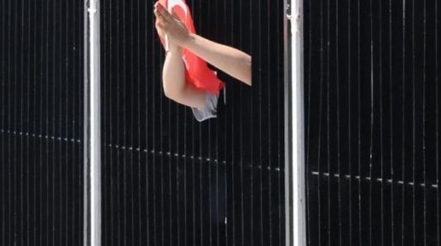 Oyak Renault Fabrikasında Anlaşmazlık S&uuml;r&uuml;yor