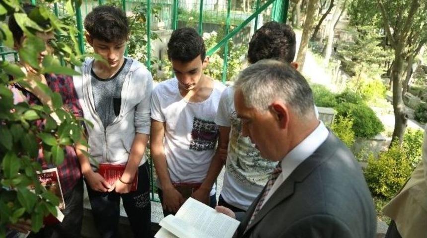 Necip Fazıl Dualarla Yad Edildi