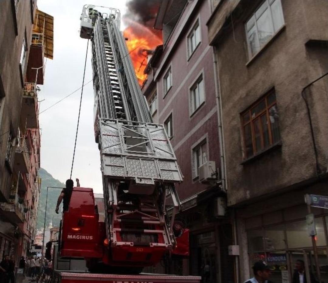 Ordu&rsquo;da 3 Evin &Ccedil;atısı Alevlere Teslim Oldu