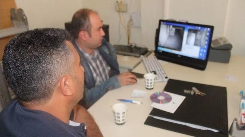 &Ccedil;amaşır Hırsızları G&uuml;venlik Kamerasına Yakalandı