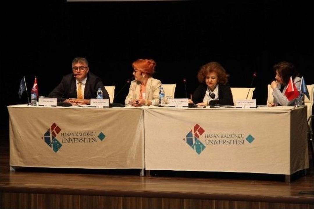 Hk&uuml;&rsquo;de &ldquo;okul &Ouml;ncesi Eğitimde Arayışlar&rdquo; Sempozyumu