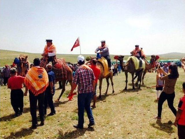 Başkan Arat Kadınhanı’nda Yörük Şenliğine Katıldı