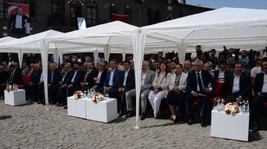 Bakan &Ccedil;elik: Bug&uuml;nler 12 Eyl&uuml;l'den Bile Beter S&ouml;zleri B&uuml;y&uuml;k Nank&ouml;rl&uuml;k