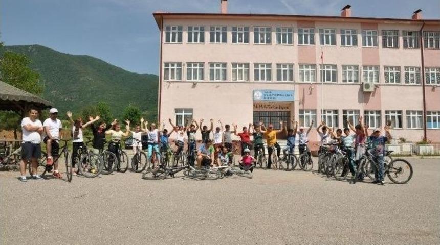Pedaldaşlar Derneği &Uuml;yeleri &Ouml;ğrencilerle Buluştu