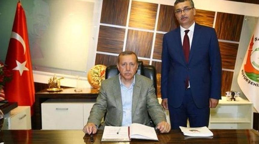 Cumhurbaşkanı Erdoğan Şanlıurfa B&uuml;y&uuml;kşehir Belediyesini Ziyaret Etti