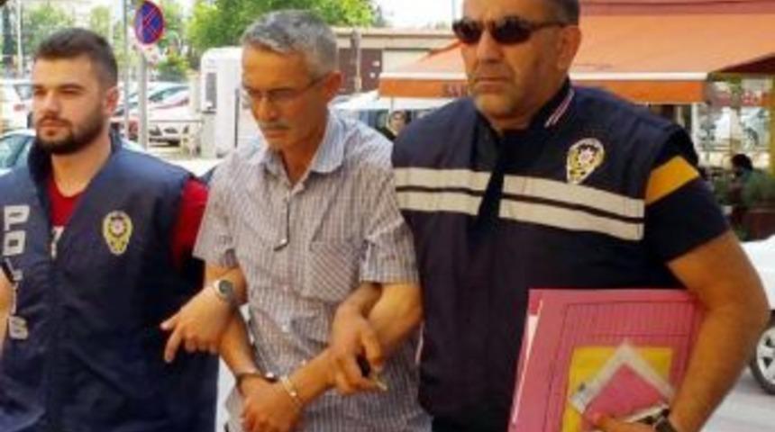 Kuru Sıkı Tabancalı Soyguncuyu Banka M&uuml;d&uuml;r Alarm Butonuyla Yakalattı