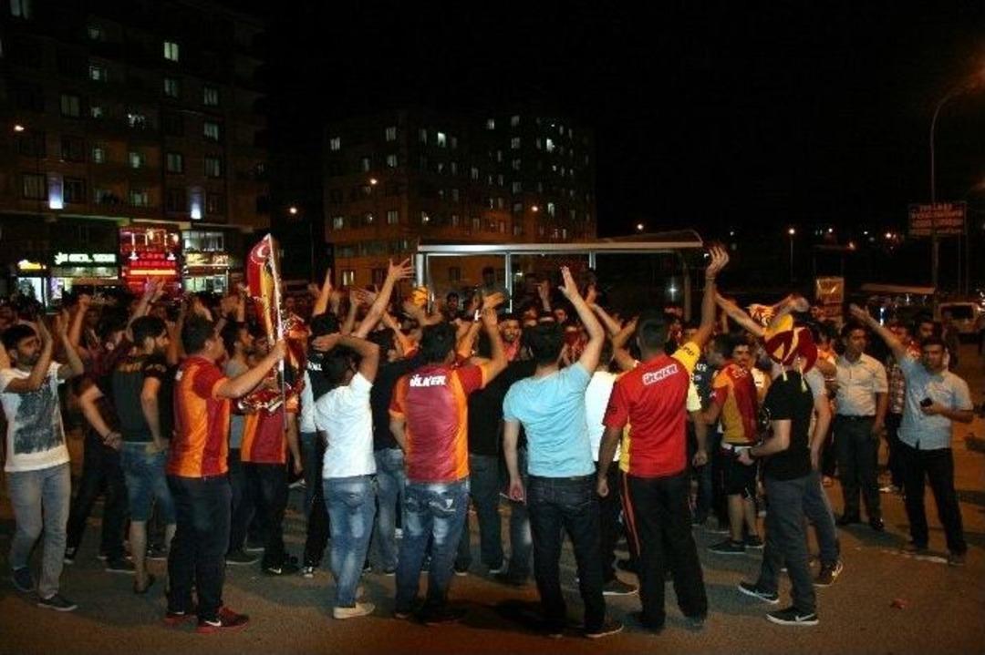 Galatasaray Taraftarı Kilis&rsquo;te Şampiyonluk Turu Attı