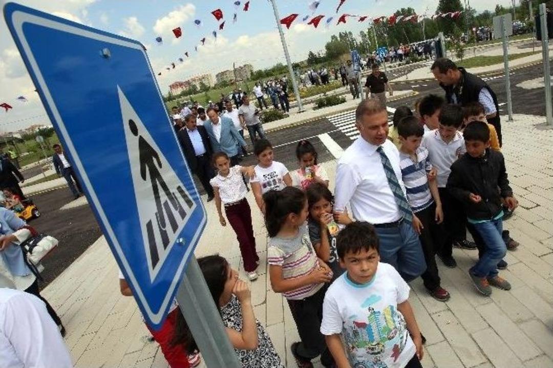 Kazan&rsquo;da 5&rsquo;i Bir Yerde A&ccedil;ılış