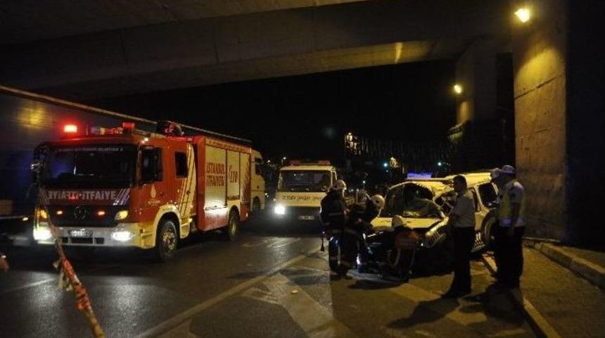 Meslektaşlarını Hastaneye G&ouml;t&uuml;ren Polis Aracı Kaza Yaptı : 1 Şehit 2 Yaralı