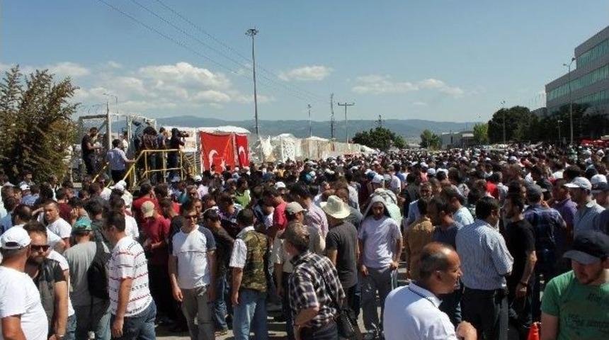 Oyak Renault&rsquo;ta İş&ccedil;iler İşbaşı Yaptı