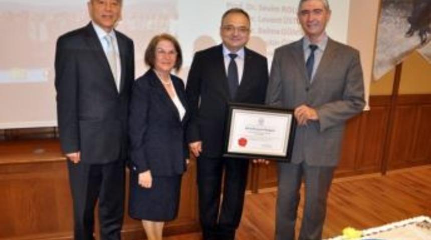 Gazi &Uuml;niversitesi Eczacılık Fak&uuml;ltesi Akreditasyon Belgesi Aldı