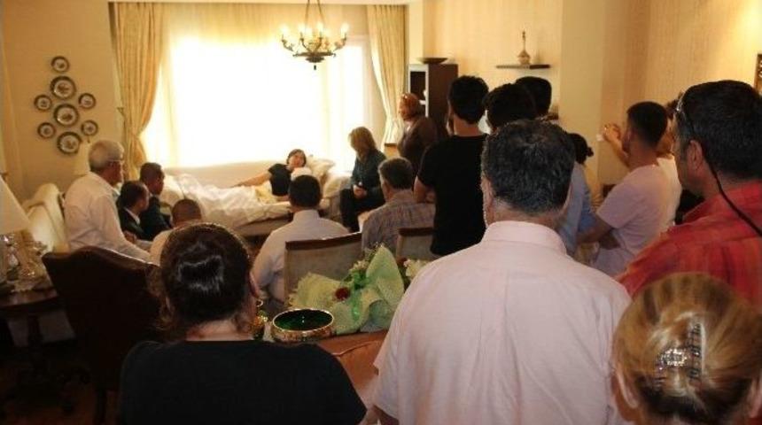 Chp&rsquo;li T&uuml;rkmen&rsquo;in Evine Ziyaret&ccedil;i Akını