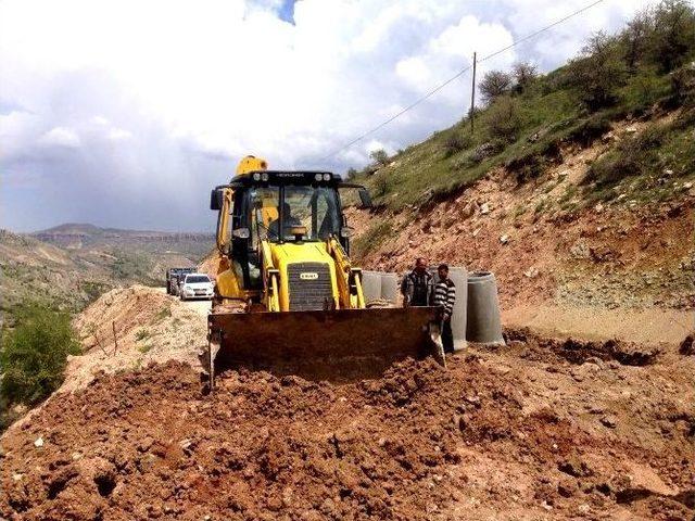 Hekimhan’da 15 Kilometrelik Grup Yolu Yapılıyor