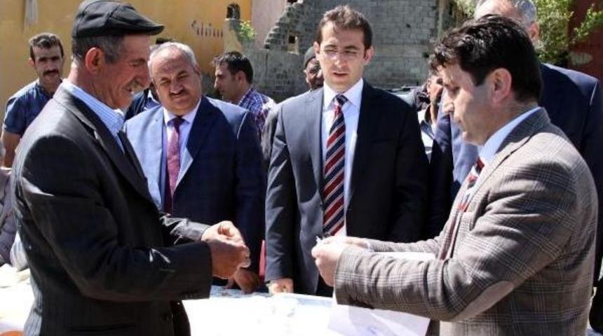 Bir Yıllık Sigorta Ve Nakliye Parasına Ko&ccedil; Dağıtımı