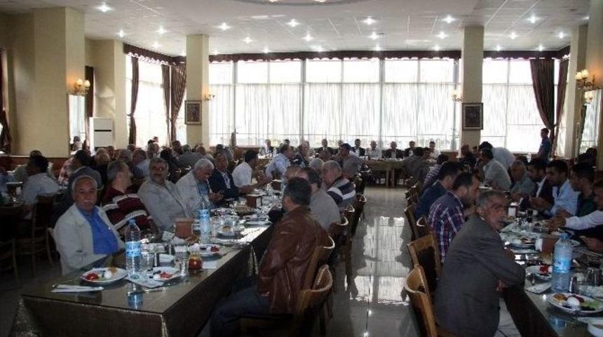 Ak Partililer, Muhtarlar İle Bir Araya Geldi