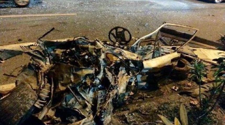 Trabzon'da Otomobil Tankere &Ccedil;arptı: 1 &Ouml;l&uuml;,1 Yaralı