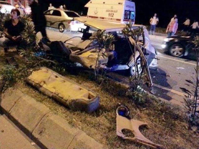 Trabzon'da Otomobil Tankere Çarptı: 1 Ölü,1 Yaralı