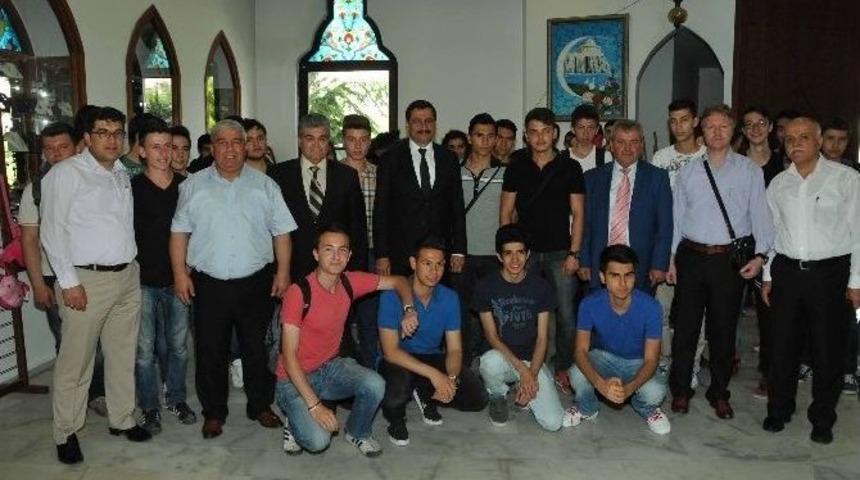 &Ouml;ğrencilerin Resim Sergisi Estergon Kalesi&rsquo;nde