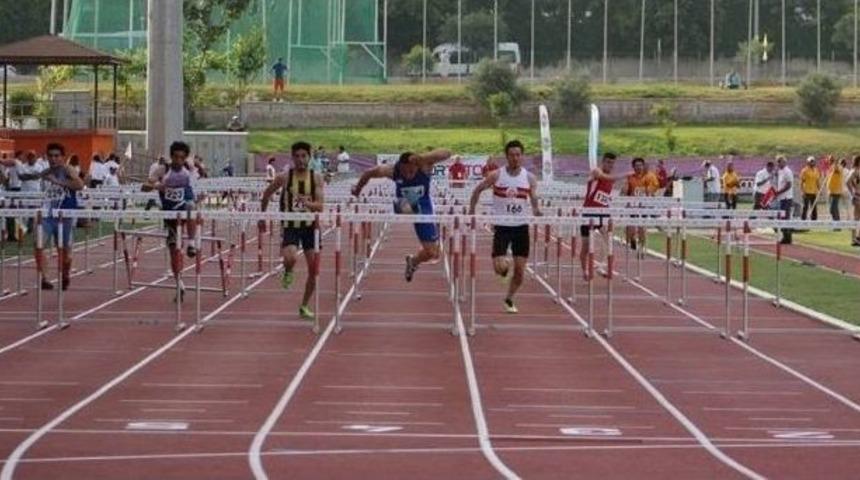 Kocaelili Atletler Adana&rsquo;da Yarışacak