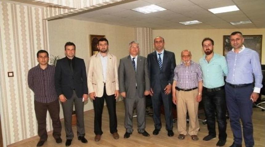 İhh&rsquo;dan Başkanvekili &Ouml;zak&rsquo;a Ziyaret