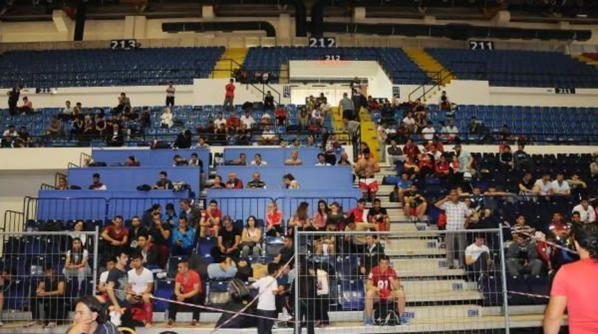 İzmir'de Kick Boks R&uuml;zgarı