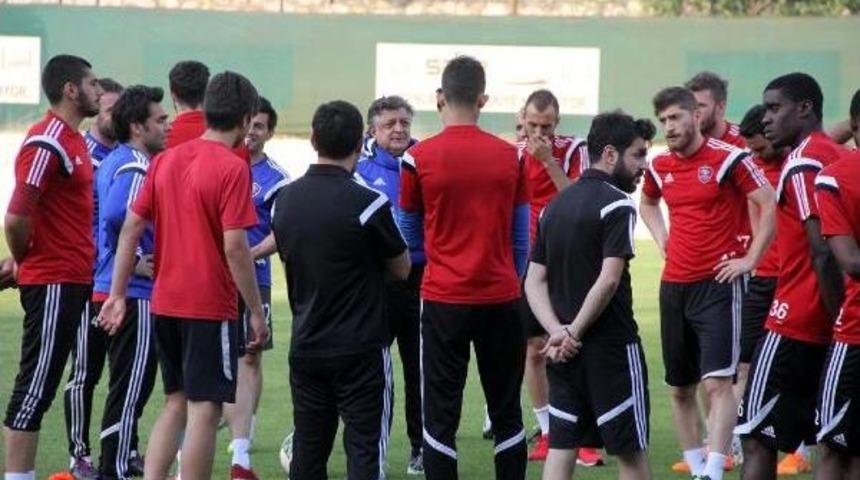 Karab&uuml;kspor-Yılmaz Vural:"s&uuml;re Yetseydi Takımı Ligde Tutardım"