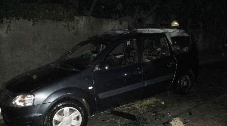 Kahramanmaraş&rsquo;ta Otomobil Kundaklandı